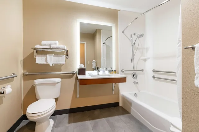 غرفة قياسية بسرير كينج، Best Western Bend North 7/9