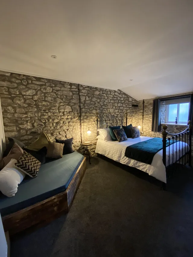 Birch, Comfort, Suite, King Bed, Sofa، Monkton Court Hotel 2/4