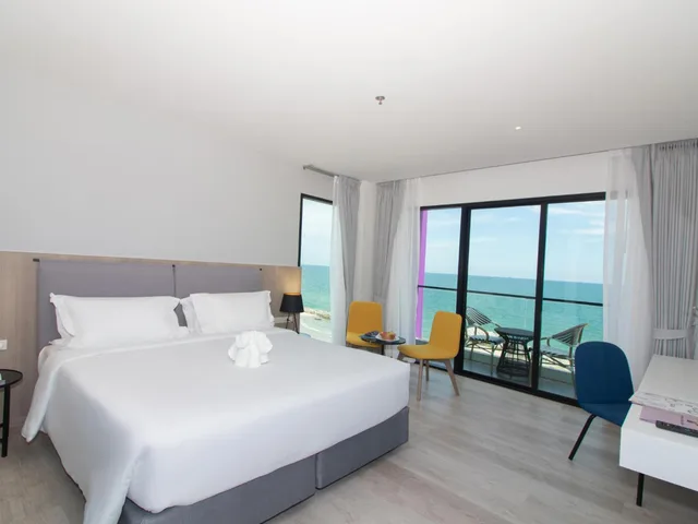 غرفة ديلوكس بسرير مزدوج أو سريرين منفصلين بإطلالة على البحر، Fortune Saeng Chan Beach Rayong 7/10