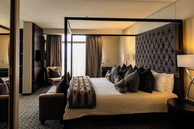 جناح شهر العسل بسرير مزدوج، Premier Hotel East London ICC 1/6