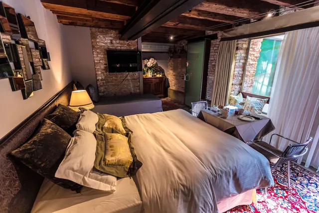 Junior Suite, Comfort, Queen Bed, Private Garden, Sofa، Avogaria Locanda Restaurant 3/9