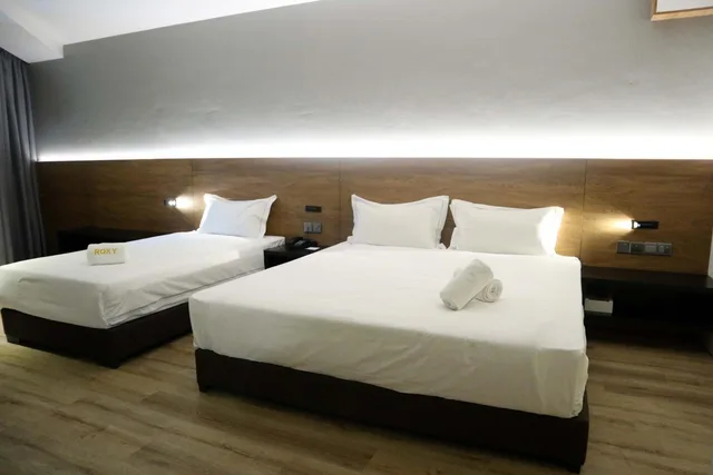 Deluxe, Triple, Roxy Hotel Padungan 3/8