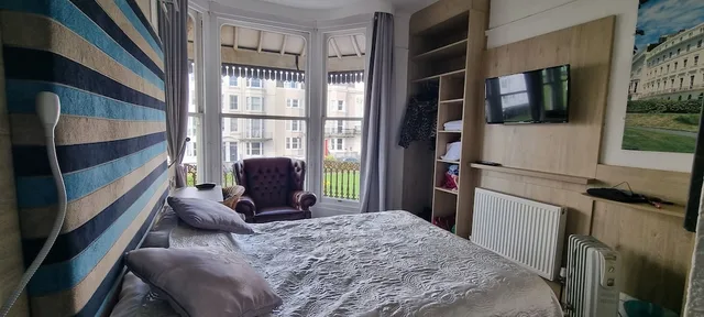 Suite, Double Bed, Sea View, Balcony, Marine View 3/8