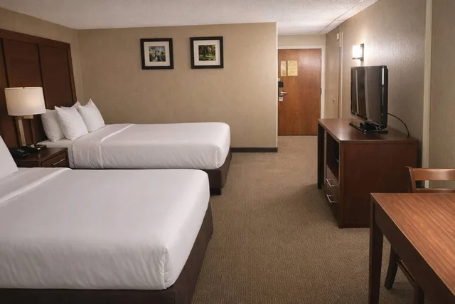 غرفة بسريرين مزدوجين، Comfort Inn Farmington Hills - Detroit Northwest 2/7