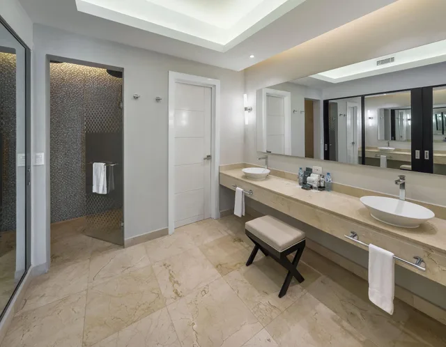 غرفة بسريرين كوين، Royalton CHIC Punta Cana, An Autograph Collection All-Inclusive Resort & Casino - Adults Only 2/3