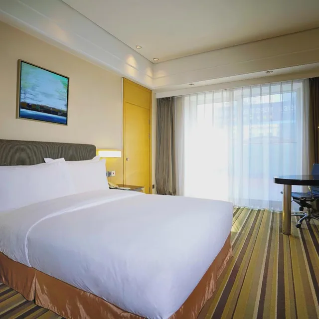 غرفة قياسية بسرير كينج وسرير كوين، HOLIDAY INN EXPRESS SHENYANG GOLDEN CORRIDOR 3/7