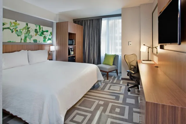 غرفة بسرير كينج لذوي الإعاقة، Hilton Garden Inn New York/Central Park South-Midtown West 1/3