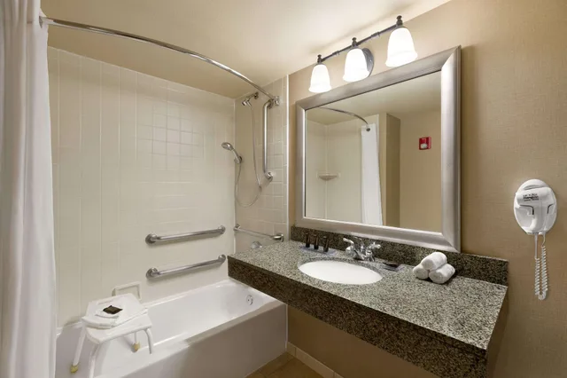 غرفة بسريرين كوين لذوي الإعاقة، Wingate by Wyndham Greenwood Village/Denver Tech 9/9
