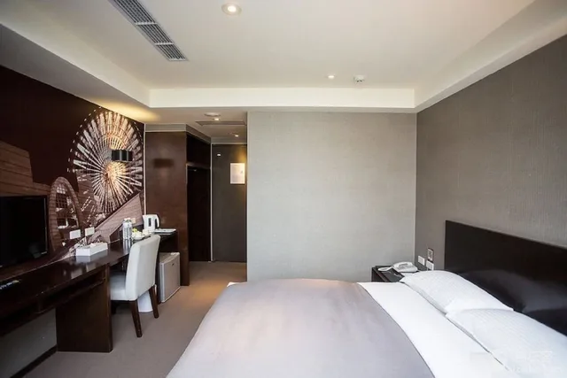 غرفة ديلوكس بسرير مزدوج، E House Hotel 1/10