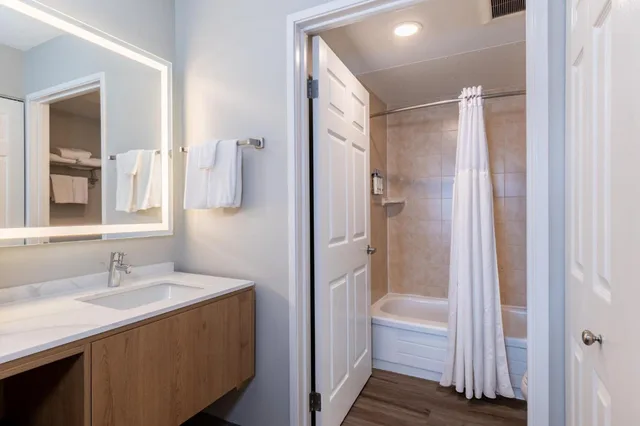 جناح بسريرين كينج بغرفتي نوم، Staybridge Suites London 1/1