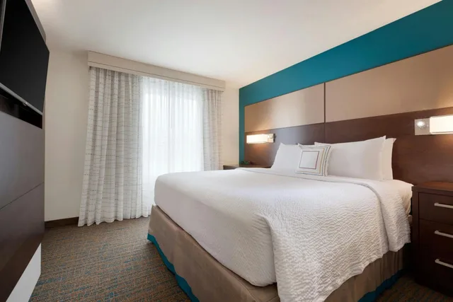 جناح بسريرين كينج بغرفتي نوم مع أريكة، Residence Inn San Angelo 1/4