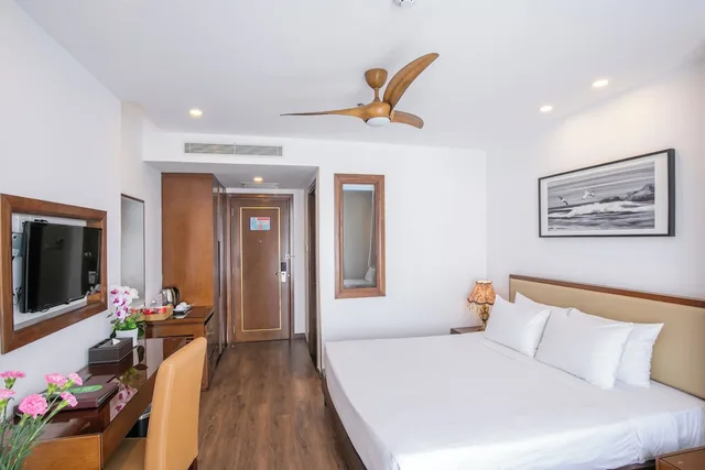 Deluxe, Triple, 1 King and 1 Single Beds, City View, Pool Access، Ritzy Boutique Hotel Da Nang 1/10