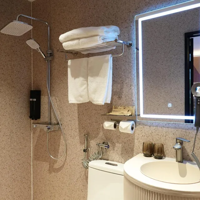 Superior, Queen Bed, No Window، Hotel 165 5/7