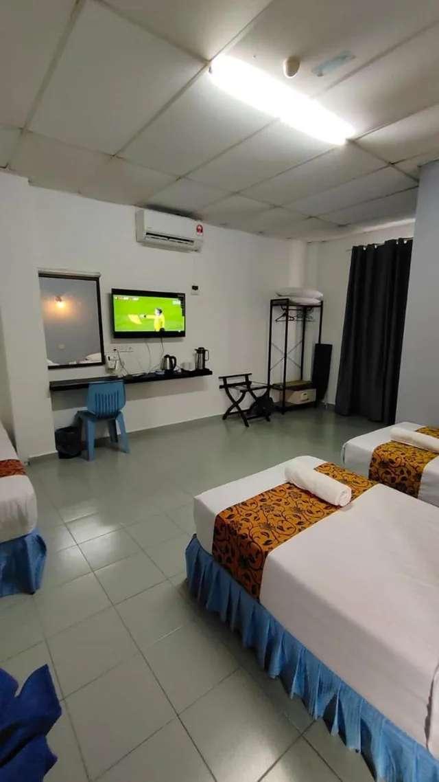غرفة ثلاثية، Hotel K.T Mutiara 1/2