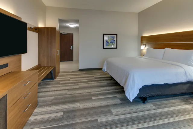 غرفة بسرير كينج لذوي الإعاقة، Holiday Inn Express & Suites Nashville Metrocenter Downtown 2/7