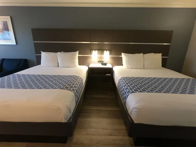 غرفة قياسية بسريرين كوين، Best Western Inn & Suites Lemoore 10/10