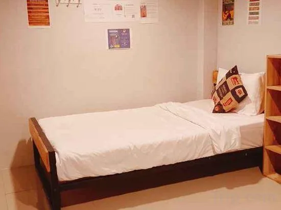 غرفة مفردة صغيرة، La Belle Nuit House 1/4