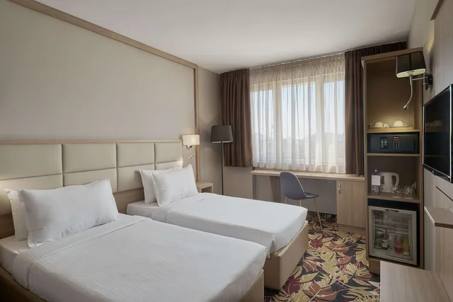 غرفة قياسية بسرير كينج، Hotel Imperial Plovdiv, a member of Radisson Individuals 2/9