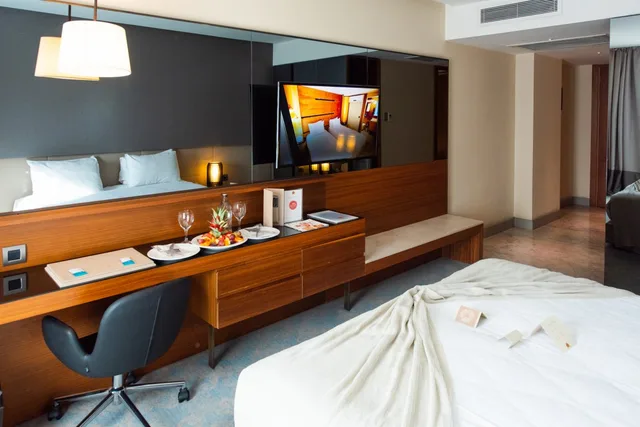 غرفة قياسية بسرير مزدوج، Dosso Dossi Hotels and SPA Downtown 6/6