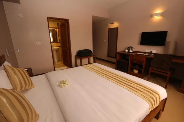 Premier, The Venus Premier Hotel 1/1