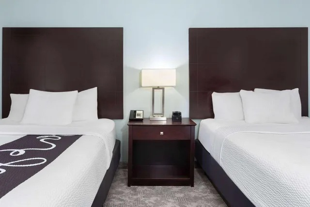 غرفة بسريرين كوين لذوي الإعاقة، La Quinta Inn & Suites by Wyndham Bonita Springs Naples N. 9/10