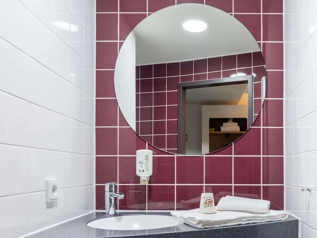 Room, Twin Beds, B&B Hotel Stuttgart-Bad Cannstatt 4/5