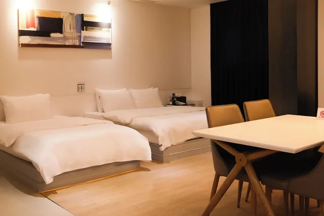 جناح ملكي بسرير فردي وسريرين كوين، Hotel Insomnia 13/13