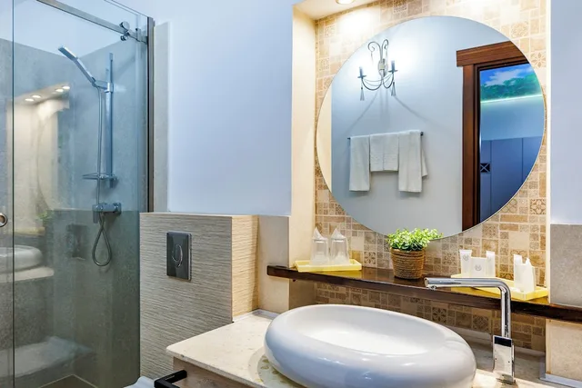 Basic, Twin Beds, No Window، La Strada Boutique Villa 6/8