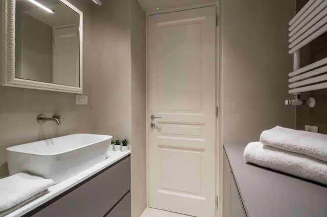 شقة فاخرة بسريرين كوين بـ3 غرف نوم مع أريكة، Florence Luxury Apartment Al Duomo 8/10