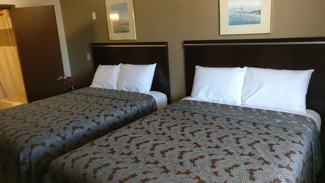 غرفة قياسية بسريرين كوين، Royal Inn Eugene 2/3