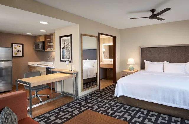 Skyline, Studio, Suite, King Bed، Homewood Suites by Hilton Chicago West Loop Fulton Market Area 1/5