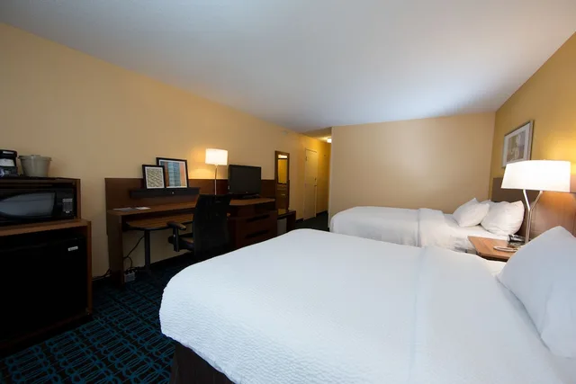 غرفة بسريرين كوين لذوي الإعاقة، Fairfield Inn Suites By Marriott Burlington 1/3