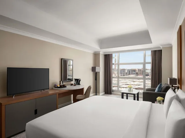غرفة كومفورت بسرير مزدوج، أنوار المدينة موفنبيك(Anwar Al Madinah Movenpick) 1/4
