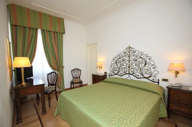 غرفة ثلاثية بسرير كوين، Grand Hotel Villa Balbi 4/6