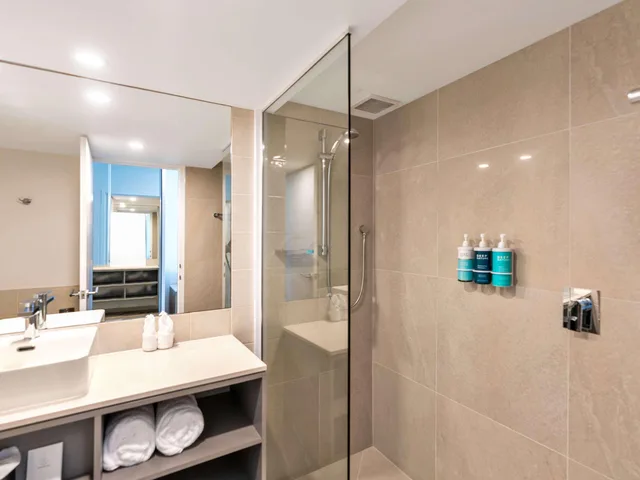 غرفة ديلوكس بسرير مزدوج، Novotel Cairns Oasis Resort 4/4