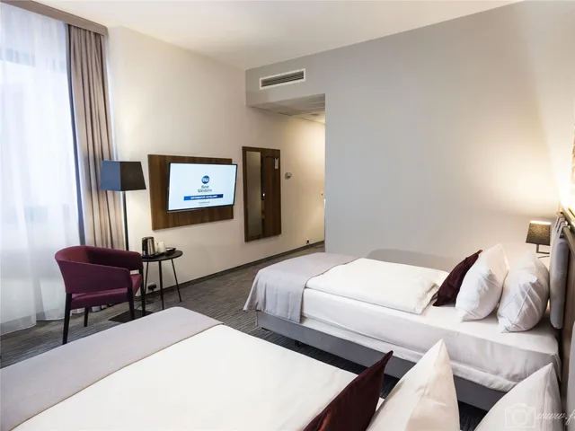 Room, Twin Beds, Sofa, Best Western Hotel Mariacki 1/4