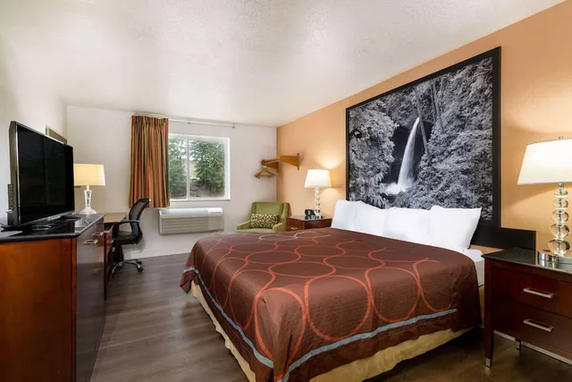 غرفة قياسية بسرير كينج، Super 8 By Wyndham The Dalles OR 5/10