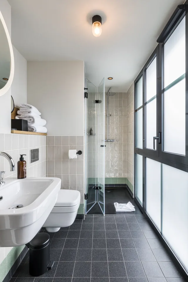 Basic, King Bed, Le Grand Quartier 4/4