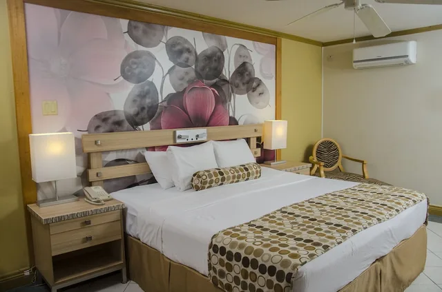 Room, King Bed, Island View، Accra Beach Hotel and Resort 2/5