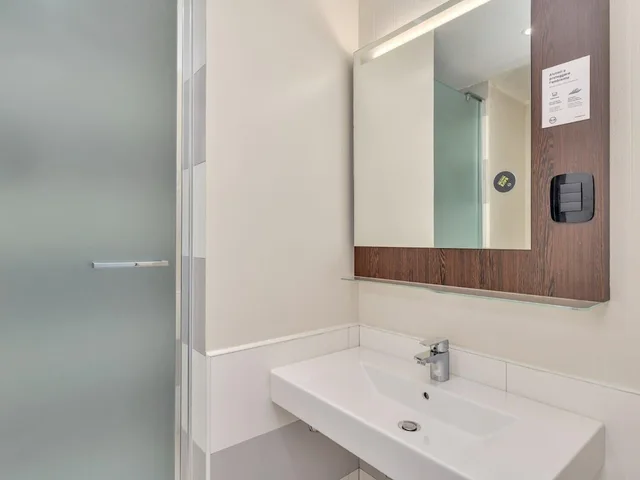 غرفة قياسية بسريرين منفصلين، B&B Hotel Cremona 9/10