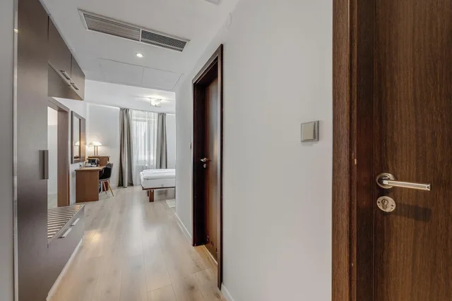 جناح بسرير كوين، Antares Hotel 10/10