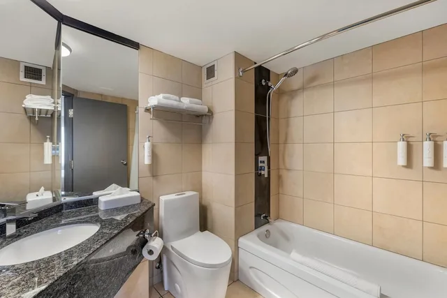 غرفة ديلوكس بسرير كينج، Hotel Quartier An Ascend Hotel Collection 8/10
