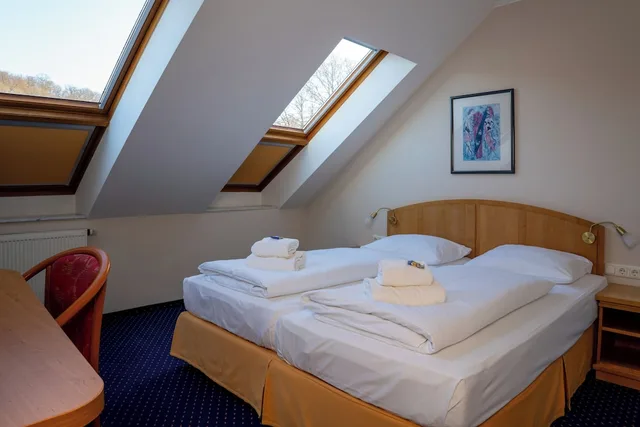 غرفة كومفورت رباعية بسريرين كوين، Hotel Glockenhof Eisenach 3/7
