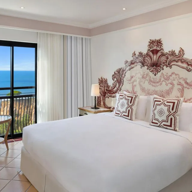 جناح دوبلكس بسرير كوين بإطلالة على البحر بشرفة، Pine Cliffs Hotel A Luxury Collection Resort Algarve 1/9