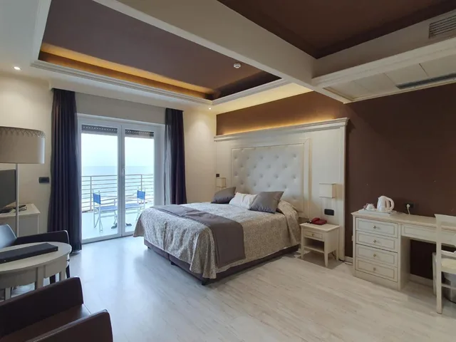 جناح جونيور بإطلالة على البحر، Hotel Regina Alassio 4/10
