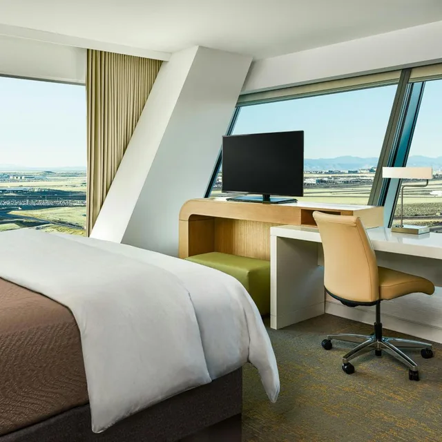 جناح تنفيذي، The Westin Denver International Airport 3/7