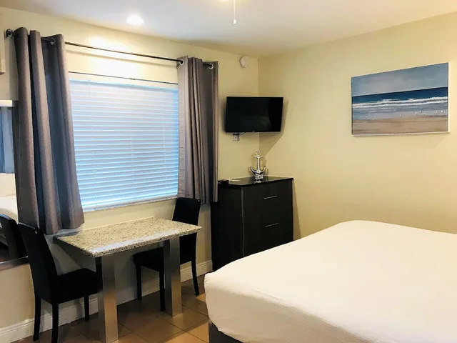 Pool, Studio, King Bed, Caribbean Resort Suites 4/6