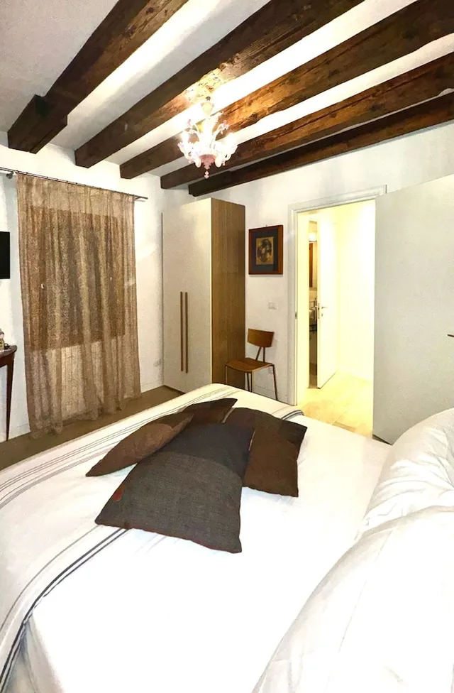 غرفة ديلوكس بسرير كوين، B&B Fortuny 3/8