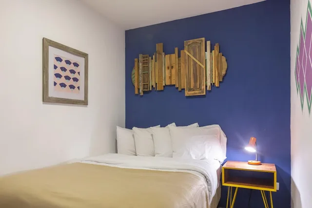 Private, Compact, Double Bed, Shared Bathroom، Socialtel Antigua Guatemala 3/7