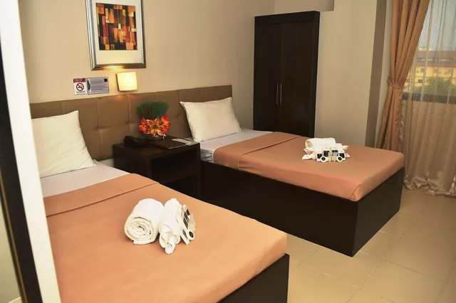 غرفة قياسية بسريرين منفصلين، Columbus Plaza Hotel 3/6